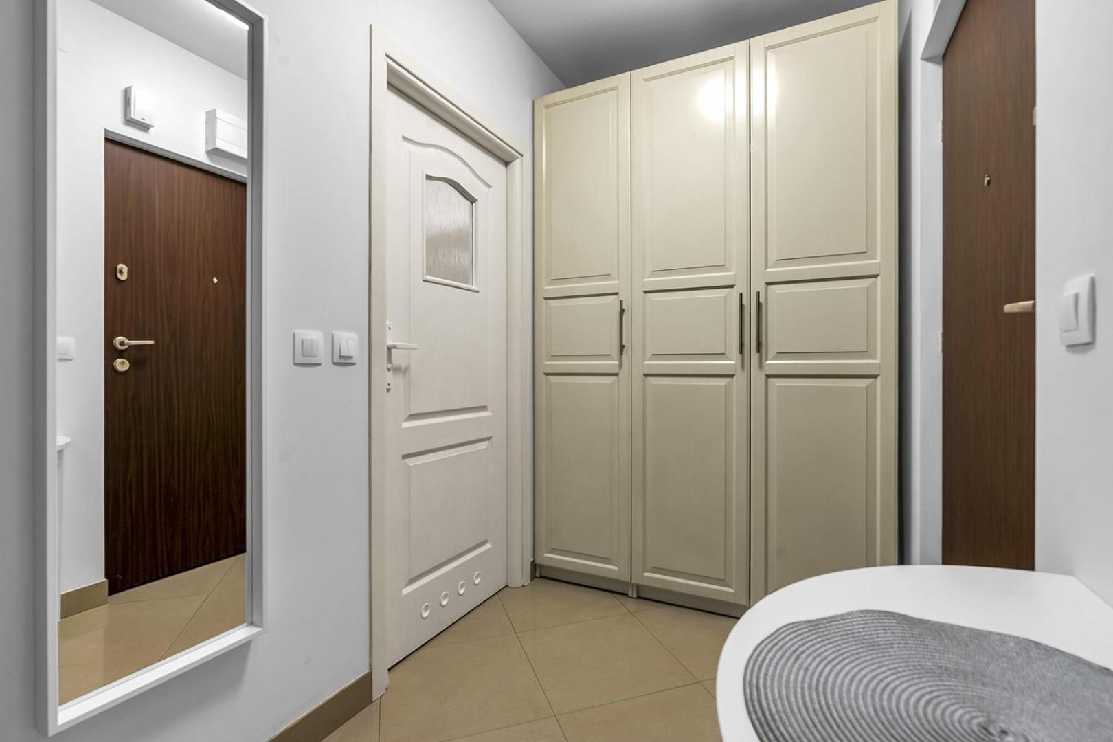 Metro Bemowo Comfort Studio ワルシャワ エクステリア 写真